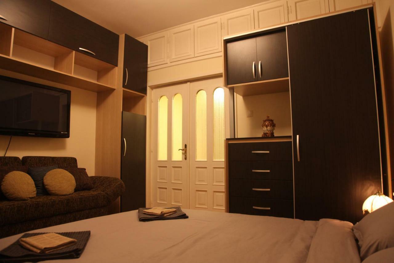Apartment No 5 พริสตีนา ภายนอก รูปภาพ