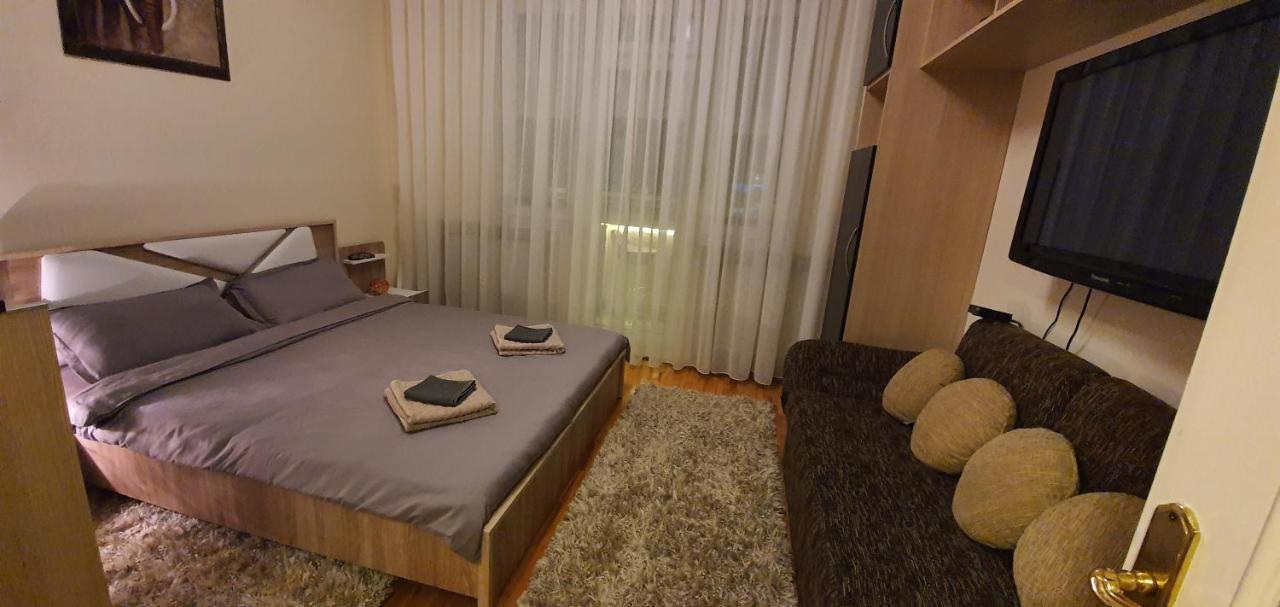 Apartment No 5 พริสตีนา ภายนอก รูปภาพ